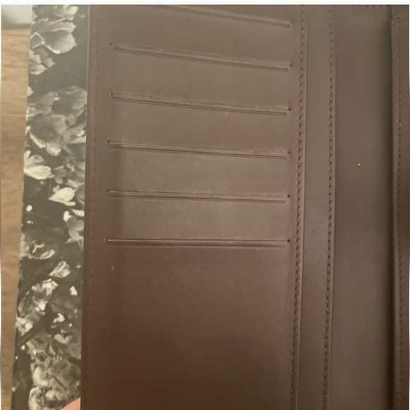 🆕️Chanel XL Caviar Flap Trifold Wallet - Picture 16 of 17